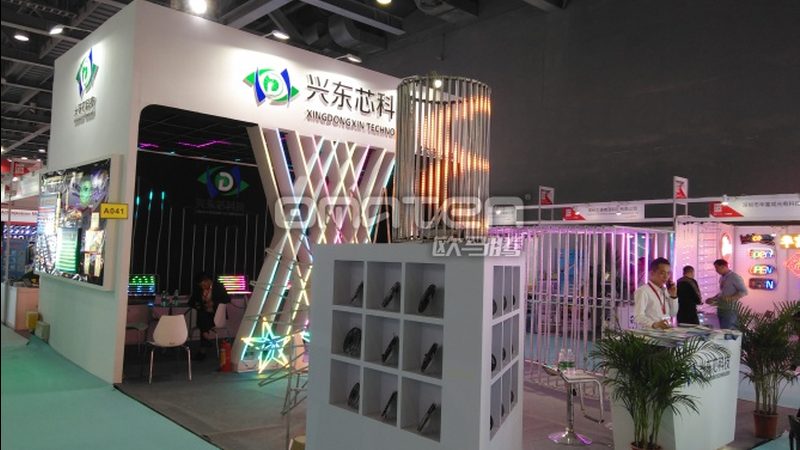 淘宝店铺写真喷绘海报定制，揭秘专业制作流程